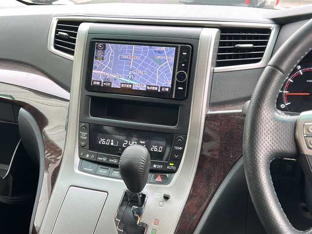 トヨタ アルファード 240S 東京都 2013(平25)年 2.7万km ホワイトパールクリスタルシャイン ワンオーナー/HDDナビ/フルセグテレビ/バックカメラ/両側パワースライドドア/ETC/プッシュスタート/後席用モニター/コーナーセンサー/横滑り防止装置/純正アルミホイール/純正フロアマット/オートキセノンライト/スマートキー/スペアキー