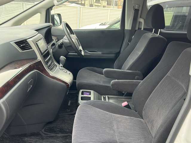 トヨタ アルファード 240S 東京都 2013(平25)年 2.7万km ホワイトパールクリスタルシャイン ワンオーナー/HDDナビ/フルセグテレビ/バックカメラ/両側パワースライドドア/ETC/プッシュスタート/後席用モニター/コーナーセンサー/横滑り防止装置/純正アルミホイール/純正フロアマット/オートキセノンライト/スマートキー/スペアキー