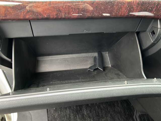 トヨタ アルファード 240S 東京都 2013(平25)年 2.7万km ホワイトパールクリスタルシャイン ワンオーナー/HDDナビ/フルセグテレビ/バックカメラ/両側パワースライドドア/ETC/プッシュスタート/後席用モニター/コーナーセンサー/横滑り防止装置/純正アルミホイール/純正フロアマット/オートキセノンライト/スマートキー/スペアキー