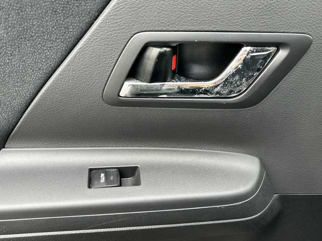 トヨタ アルファード 240S 東京都 2013(平25)年 2.7万km ホワイトパールクリスタルシャイン ワンオーナー/HDDナビ/フルセグテレビ/バックカメラ/両側パワースライドドア/ETC/プッシュスタート/後席用モニター/コーナーセンサー/横滑り防止装置/純正アルミホイール/純正フロアマット/オートキセノンライト/スマートキー/スペアキー