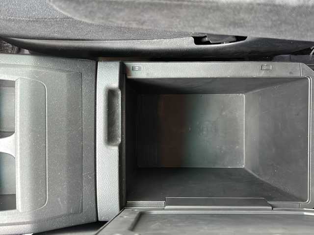 トヨタ アルファード 240S 東京都 2013(平25)年 2.7万km ホワイトパールクリスタルシャイン ワンオーナー/HDDナビ/フルセグテレビ/バックカメラ/両側パワースライドドア/ETC/プッシュスタート/後席用モニター/コーナーセンサー/横滑り防止装置/純正アルミホイール/純正フロアマット/オートキセノンライト/スマートキー/スペアキー