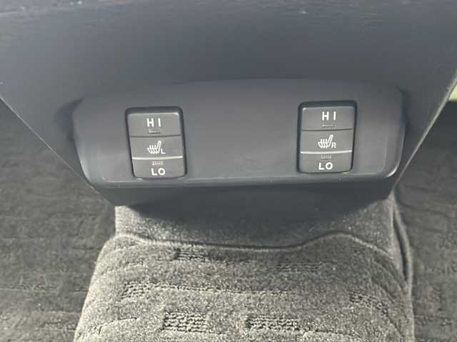 トヨタ シエンタ G クエロ 三重県 2017(平29)年 4.1万km ブラック 純正７型ナビ/バックカメラ/ETC/両側パワースライドドア/シートヒーター/レーンキープアシスト/衝突被害軽減システム/アイドリングストップ/先行車発進告知/ステアリングスイッチ/LEDヘッドライト/オートハイビーム/フォグランプ/電動格納ミラー