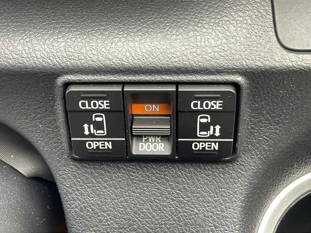 トヨタ シエンタ G クエロ 三重県 2017(平29)年 4.1万km ブラック 純正７型ナビ/バックカメラ/ETC/両側パワースライドドア/シートヒーター/レーンキープアシスト/衝突被害軽減システム/アイドリングストップ/先行車発進告知/ステアリングスイッチ/LEDヘッドライト/オートハイビーム/フォグランプ/電動格納ミラー