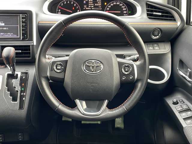 トヨタ シエンタ G クエロ 三重県 2017(平29)年 4.1万km ブラック 純正７型ナビ/バックカメラ/ETC/両側パワースライドドア/シートヒーター/レーンキープアシスト/衝突被害軽減システム/アイドリングストップ/先行車発進告知/ステアリングスイッチ/LEDヘッドライト/オートハイビーム/フォグランプ/電動格納ミラー