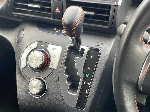 トヨタ シエンタ G クエロ 三重県 2017(平29)年 4.1万km ブラック 純正７型ナビ/バックカメラ/ETC/両側パワースライドドア/シートヒーター/レーンキープアシスト/衝突被害軽減システム/アイドリングストップ/先行車発進告知/ステアリングスイッチ/LEDヘッドライト/オートハイビーム/フォグランプ/電動格納ミラー