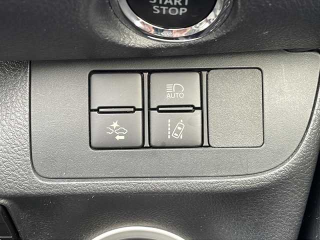 トヨタ シエンタ G クエロ 三重県 2017(平29)年 4.1万km ブラック 純正７型ナビ/バックカメラ/ETC/両側パワースライドドア/シートヒーター/レーンキープアシスト/衝突被害軽減システム/アイドリングストップ/先行車発進告知/ステアリングスイッチ/LEDヘッドライト/オートハイビーム/フォグランプ/電動格納ミラー