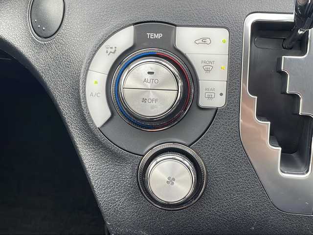 トヨタ シエンタ G クエロ 三重県 2017(平29)年 4.1万km ブラック 純正７型ナビ/バックカメラ/ETC/両側パワースライドドア/シートヒーター/レーンキープアシスト/衝突被害軽減システム/アイドリングストップ/先行車発進告知/ステアリングスイッチ/LEDヘッドライト/オートハイビーム/フォグランプ/電動格納ミラー