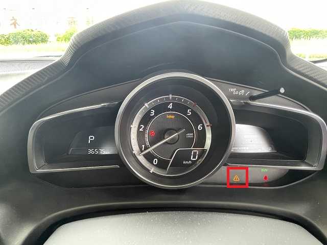 マツダ アクセラ スポーツ XD 愛知県 2014(平26)年 3.7万km ソウルレッドプレミアムメタリック (株)IDOMが運営する【じしゃロン豊川店】の自社ローン専用車両になります。こちらは現金またはオートローンご利用時の価格です。自社ローンご希望の方は別途その旨お申付け下さい/サンルーフ/登録時36575km/純正SDナビ　フルセグTV/（DVD再生可/Bluetooth/USB/AUX）/BOSEサウンドシステム/バックカメラ/ハーフレザーシート/前席シートヒーター/運転席パワーシート/レーダークルーズコントロール/リアビークルモニタリング/スマートシティブレーキサポート/スマートブレーキサポート/車線逸脱警報システム/AT誤発進抑制制御機能/アダプティブライティングシステム/ハイビームコントロール/キセノンヘッドランプ/LEDフォグランプ/アクティブドライビングディスプレイ/アドバンストキーx2/パドルシフト/ETC/ステアリモコン/取説書/保証書/点検記録（全てマツダディーラーで実施）/　26/11  27/7  28/3  29/2/  30/3  31/2  R2/2  R3/2/  R4/3  R5/3  R6/3/6ヶ月点検記録（全てマツダディーラーで実施）/　28/10  29/9  30/8  R1/9/ R2/8  R3/10  R4/9/R5/11  R6/9