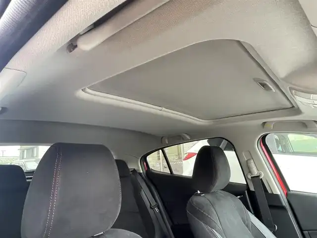 マツダ アクセラ スポーツ XD 愛知県 2014(平26)年 3.7万km ソウルレッドプレミアムメタリック (株)IDOMが運営する【じしゃロン豊川店】の自社ローン専用車両になります。こちらは現金またはオートローンご利用時の価格です。自社ローンご希望の方は別途その旨お申付け下さい/サンルーフ/登録時36575km/純正SDナビ　フルセグTV/（DVD再生可/Bluetooth/USB/AUX）/BOSEサウンドシステム/バックカメラ/ハーフレザーシート/前席シートヒーター/運転席パワーシート/レーダークルーズコントロール/リアビークルモニタリング/スマートシティブレーキサポート/スマートブレーキサポート/車線逸脱警報システム/AT誤発進抑制制御機能/アダプティブライティングシステム/ハイビームコントロール/キセノンヘッドランプ/LEDフォグランプ/アクティブドライビングディスプレイ/アドバンストキーx2/パドルシフト/ETC/ステアリモコン/取説書/保証書/点検記録（全てマツダディーラーで実施）/　26/11  27/7  28/3  29/2/  30/3  31/2  R2/2  R3/2/  R4/3  R5/3  R6/3/6ヶ月点検記録（全てマツダディーラーで実施）/　28/10  29/9  30/8  R1/9/ R2/8  R3/10  R4/9/R5/11  R6/9