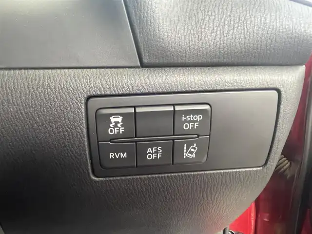 マツダ アクセラ スポーツ XD 愛知県 2014(平26)年 3.7万km ソウルレッドプレミアムメタリック (株)IDOMが運営する【じしゃロン豊川店】の自社ローン専用車両になります。こちらは現金またはオートローンご利用時の価格です。自社ローンご希望の方は別途その旨お申付け下さい/サンルーフ/登録時36575km/純正SDナビ　フルセグTV/（DVD再生可/Bluetooth/USB/AUX）/BOSEサウンドシステム/バックカメラ/ハーフレザーシート/前席シートヒーター/運転席パワーシート/レーダークルーズコントロール/リアビークルモニタリング/スマートシティブレーキサポート/スマートブレーキサポート/車線逸脱警報システム/AT誤発進抑制制御機能/アダプティブライティングシステム/ハイビームコントロール/キセノンヘッドランプ/LEDフォグランプ/アクティブドライビングディスプレイ/アドバンストキーx2/パドルシフト/ETC/ステアリモコン/取説書/保証書/点検記録（全てマツダディーラーで実施）/　26/11  27/7  28/3  29/2/  30/3  31/2  R2/2  R3/2/  R4/3  R5/3  R6/3/6ヶ月点検記録（全てマツダディーラーで実施）/　28/10  29/9  30/8  R1/9/ R2/8  R3/10  R4/9/R5/11  R6/9