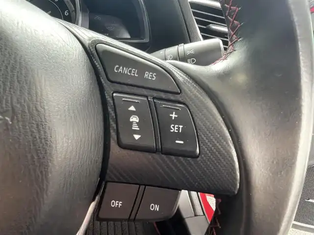 マツダ アクセラ スポーツ XD 愛知県 2014(平26)年 3.7万km ソウルレッドプレミアムメタリック (株)IDOMが運営する【じしゃロン豊川店】の自社ローン専用車両になります。こちらは現金またはオートローンご利用時の価格です。自社ローンご希望の方は別途その旨お申付け下さい/サンルーフ/登録時36575km/純正SDナビ　フルセグTV/（DVD再生可/Bluetooth/USB/AUX）/BOSEサウンドシステム/バックカメラ/ハーフレザーシート/前席シートヒーター/運転席パワーシート/レーダークルーズコントロール/リアビークルモニタリング/スマートシティブレーキサポート/スマートブレーキサポート/車線逸脱警報システム/AT誤発進抑制制御機能/アダプティブライティングシステム/ハイビームコントロール/キセノンヘッドランプ/LEDフォグランプ/アクティブドライビングディスプレイ/アドバンストキーx2/パドルシフト/ETC/ステアリモコン/取説書/保証書/点検記録（全てマツダディーラーで実施）/　26/11  27/7  28/3  29/2/  30/3  31/2  R2/2  R3/2/  R4/3  R5/3  R6/3/6ヶ月点検記録（全てマツダディーラーで実施）/　28/10  29/9  30/8  R1/9/ R2/8  R3/10  R4/9/R5/11  R6/9