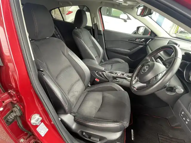 マツダ アクセラ スポーツ XD 愛知県 2014(平26)年 3.7万km ソウルレッドプレミアムメタリック (株)IDOMが運営する【じしゃロン豊川店】の自社ローン専用車両になります。こちらは現金またはオートローンご利用時の価格です。自社ローンご希望の方は別途その旨お申付け下さい/サンルーフ/登録時36575km/純正SDナビ　フルセグTV/（DVD再生可/Bluetooth/USB/AUX）/BOSEサウンドシステム/バックカメラ/ハーフレザーシート/前席シートヒーター/運転席パワーシート/レーダークルーズコントロール/リアビークルモニタリング/スマートシティブレーキサポート/スマートブレーキサポート/車線逸脱警報システム/AT誤発進抑制制御機能/アダプティブライティングシステム/ハイビームコントロール/キセノンヘッドランプ/LEDフォグランプ/アクティブドライビングディスプレイ/アドバンストキーx2/パドルシフト/ETC/ステアリモコン/取説書/保証書/点検記録（全てマツダディーラーで実施）/　26/11  27/7  28/3  29/2/  30/3  31/2  R2/2  R3/2/  R4/3  R5/3  R6/3/6ヶ月点検記録（全てマツダディーラーで実施）/　28/10  29/9  30/8  R1/9/ R2/8  R3/10  R4/9/R5/11  R6/9