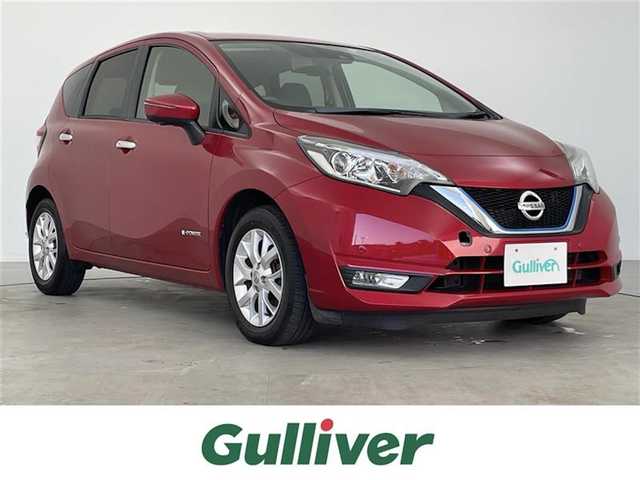 日産 ノート e－パワー メダリスト 大分県 2017(平29)年 4.6万km ガーネットレッド 純正7インチメモリナビ/(CD/DVD/BT/フルセグTV)/全方位カメラ/バックカメラ/ハーフレザーシート/インテリジェントエマージェンシーブレーキ/スマートキー/プッシュスタート/ETC/電格ミラー/ウィンカーミラー/オートライト/フォグランプ/LEDヘッドライト/レーダークルーズコントロール/デジタルインナーミラー/革巻きステアリング/ステアリングスイッチ/純正15インチアルミホイール/フロアマット