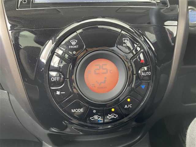 日産 ノート e－パワー メダリスト 大分県 2017(平29)年 4.6万km ガーネットレッド 純正7インチメモリナビ/(CD/DVD/BT/フルセグTV)/全方位カメラ/バックカメラ/ハーフレザーシート/インテリジェントエマージェンシーブレーキ/スマートキー/プッシュスタート/ETC/電格ミラー/ウィンカーミラー/オートライト/フォグランプ/LEDヘッドライト/レーダークルーズコントロール/デジタルインナーミラー/革巻きステアリング/ステアリングスイッチ/純正15インチアルミホイール/フロアマット
