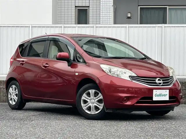日産 ノート X DIG－S 愛知県 2013(平25)年 5.3万km ラディアントレッド 純正SDナビ/ワンセグテレビ/衝突安全ボディ/サイドインパクトバー/EBD（電子制動力配分装置）/ブレーキアシスト/盗難防止装置/ABS/Wエアバック/バックカメラ/UVカットガラス/スマートキー/後席3点式シートベルト/電動格納ミラー/CVT/ドアバイザー/ETC/プッシュスタート