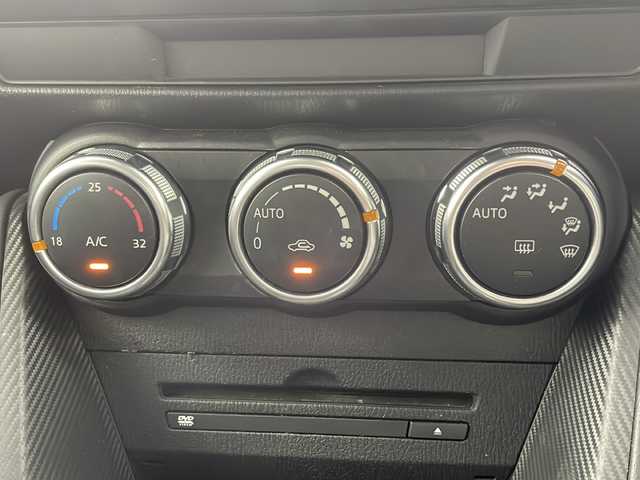 マツダ デミオ XD ツーリング 岐阜県 2015(平27)年 7.1万km ディープクリスタルブルーマイカ 純正ナビ/Bluetooth　CD　DVD/USB/セーフティパッケージ/レーンキープアシスト/衝突軽減ブレーキ/ブラインドスポットモニター/横滑り防止/パドルシフト/クルーズコントロール/ドライブレコーダー/純正フロアマット/プッシュスタート/スマートキー/電動格納ミラー/ドアバイザー/ETC
