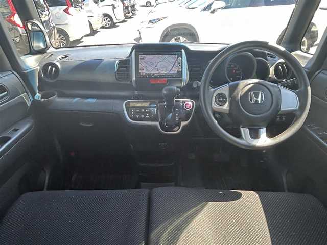 ホンダ Ｎ ＢＯＸ SSパッケージ 大阪府 2015(平27)年 5.7万km プレミアムホワイトパール ナビ　/Ｂｌｕｅｔｏｏｔｈ　/地デジ　/バックカメラ　/両側パワースライドドア　/衝突軽減ブレーキ　/ＥＴＣ　/スマートキー