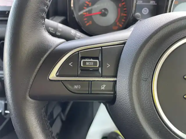 スズキ ジムニー シエラ JC 石川県 2019(平31)年 5.1万km 黒 4WD/社外8型メモリーナビ/CD/DVD/フルセグTV/バックカメラ/LEDヘッドライト/純正アルミホイール/スズキセーフティサポート/シートヒーター/クルーズコントロール/スマートキー/プッシュスタート/電動ミラー/ドライブレコーダー/ETC