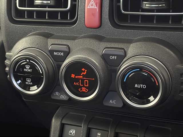 スズキ ジムニー シエラ JC 千葉県 2019(平31)年 5.1万km ブルーイッシュブラックパール3 純正SDナビ/(AM/FM/CD/DVD/SD/Bluetooth/USB/iPod)/バックカメラ/ドライブレコーダー(前方のみ)/衝突被害軽減システム/レーンキープアシスト/クルーズコントロール/ダウンヒルアシストコントロール/LEDヘッドライト/ステアリングスイッチ/シートヒーター(D＋N席)/ヒーテッドミラー/フォグランプ/純正15インチアルミホイール/純正フロアマット/オートライト/電動格納ウィンカーミラー/革巻きステアリングホイール/プッシュスタート/横滑り防止装置/エアバッグ(W+サイド+カーテン)