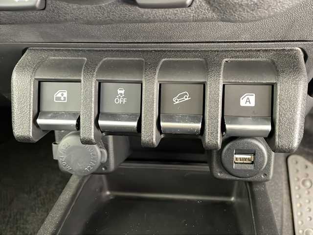 スズキ ジムニー シエラ JC 千葉県 2019(平31)年 5.1万km ブルーイッシュブラックパール3 純正SDナビ/(AM/FM/CD/DVD/SD/Bluetooth/USB/iPod)/バックカメラ/ドライブレコーダー(前方のみ)/衝突被害軽減システム/レーンキープアシスト/クルーズコントロール/ダウンヒルアシストコントロール/LEDヘッドライト/ステアリングスイッチ/シートヒーター(D＋N席)/ヒーテッドミラー/フォグランプ/純正15インチアルミホイール/純正フロアマット/オートライト/電動格納ウィンカーミラー/革巻きステアリングホイール/プッシュスタート/横滑り防止装置/エアバッグ(W+サイド+カーテン)