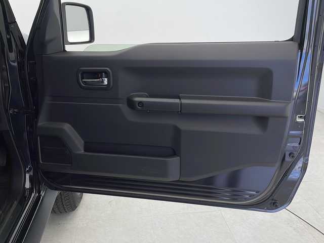 スズキ ジムニー シエラ JC 千葉県 2019(平31)年 5.1万km ブルーイッシュブラックパール3 純正SDナビ/(AM/FM/CD/DVD/SD/Bluetooth/USB/iPod)/バックカメラ/ドライブレコーダー(前方のみ)/衝突被害軽減システム/レーンキープアシスト/クルーズコントロール/ダウンヒルアシストコントロール/LEDヘッドライト/ステアリングスイッチ/シートヒーター(D＋N席)/ヒーテッドミラー/フォグランプ/純正15インチアルミホイール/純正フロアマット/オートライト/電動格納ウィンカーミラー/革巻きステアリングホイール/プッシュスタート/横滑り防止装置/エアバッグ(W+サイド+カーテン)