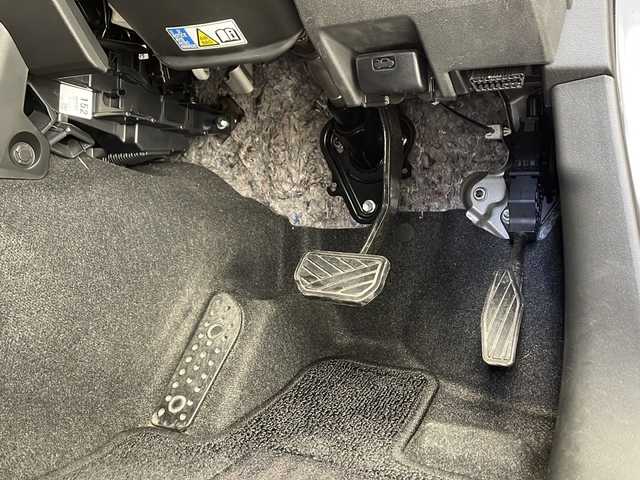 スズキ ジムニー シエラ JC 千葉県 2019(平31)年 5.1万km ブルーイッシュブラックパール3 純正SDナビ/(AM/FM/CD/DVD/SD/Bluetooth/USB/iPod)/バックカメラ/ドライブレコーダー(前方のみ)/衝突被害軽減システム/レーンキープアシスト/クルーズコントロール/ダウンヒルアシストコントロール/LEDヘッドライト/ステアリングスイッチ/シートヒーター(D＋N席)/ヒーテッドミラー/フォグランプ/純正15インチアルミホイール/純正フロアマット/オートライト/電動格納ウィンカーミラー/革巻きステアリングホイール/プッシュスタート/横滑り防止装置/エアバッグ(W+サイド+カーテン)