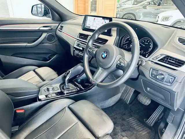 ＢＭＷ Ｘ２ sDrive18i MスポーツX 大阪府 2020(令2)年 1.2万km サファイアブラックP インテリジェントセーフティ/HUD/ACC/黒革/パワーシート/Dシートメモリ/シートヒーター/純正ナビ/バックカメラ/電動リアゲート/クリアランスソナー/純正19インチAW/LEDヘッドライト