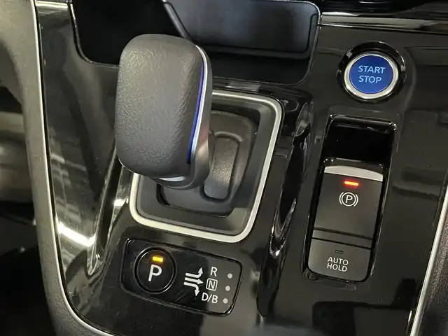 日産 セレナ e－パワー ハイウェイスター V 広島県 2021(令3)年 7.2万km ダイヤモンドブラック 純正10インチナビ/（Bluetooth/SD/CD/DVD/USB/フルセグTV)/アランドビューモニター/ビルドインETC2.0/前方ドライブレコーダー/両側パワースライドドア/日産プロパイロット/アダプティブクルーズコントロール/ブラインドスポットモニター/LEDヘッドライト/オートマチックハイビーム/フォグランプ/純正15インチアルミホイール/純正フロアマット/純正ドアバイザー/横滑り防止装置/衝突被害軽減ブレーキ/レーンキープアシスト/電動格納ミラー/プッシュスタート/スマートキー/スペアキー