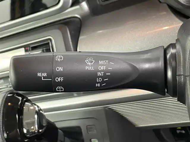 スズキ スペーシア ギア HYBRID XZターボ 大分県 2019(平31)年 7.6万km アクティブイエロー/ガンメタリック2トーン ルーフレール/衝突軽減ブレーキ/車線逸脱警報/クリアランスソナー/ストラーダナビ/・CN-RX05WD/・フルセグ/・DVD再生/・CD再生/・Blu-ray/・Bluetooth接続/・HDMI/バックカメラ/KENWOODドライブレコーダー/・DRV-320/クルーズコントロール/ETC/両側パワースライドドア/前席シートヒーター/本革巻きステアリング/パドルシフト/アイドリングストップ/リアロールサンシェード/サーキュレーター/パーソナルテーブル/オートライト/フォグライト/ウインカーミラー/純正フロアマット/ドアバイザー/プッシュスタート/スマートキー×2/取扱説明書/新車保証書