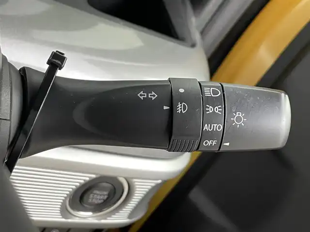 スズキ スペーシア ギア HYBRID XZターボ 大分県 2019(平31)年 7.6万km アクティブイエロー/ガンメタリック2トーン ルーフレール/衝突軽減ブレーキ/車線逸脱警報/クリアランスソナー/ストラーダナビ/・CN-RX05WD/・フルセグ/・DVD再生/・CD再生/・Blu-ray/・Bluetooth接続/・HDMI/バックカメラ/KENWOODドライブレコーダー/・DRV-320/クルーズコントロール/ETC/両側パワースライドドア/前席シートヒーター/本革巻きステアリング/パドルシフト/アイドリングストップ/リアロールサンシェード/サーキュレーター/パーソナルテーブル/オートライト/フォグライト/ウインカーミラー/純正フロアマット/ドアバイザー/プッシュスタート/スマートキー×2/取扱説明書/新車保証書