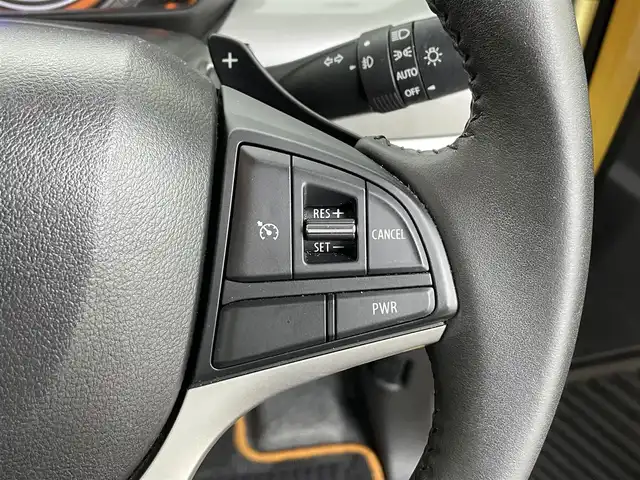 スズキ スペーシア ギア HYBRID XZターボ 大分県 2019(平31)年 7.6万km アクティブイエロー/ガンメタリック2トーン ルーフレール/衝突軽減ブレーキ/車線逸脱警報/クリアランスソナー/ストラーダナビ/・CN-RX05WD/・フルセグ/・DVD再生/・CD再生/・Blu-ray/・Bluetooth接続/・HDMI/バックカメラ/KENWOODドライブレコーダー/・DRV-320/クルーズコントロール/ETC/両側パワースライドドア/前席シートヒーター/本革巻きステアリング/パドルシフト/アイドリングストップ/リアロールサンシェード/サーキュレーター/パーソナルテーブル/オートライト/フォグライト/ウインカーミラー/純正フロアマット/ドアバイザー/プッシュスタート/スマートキー×2/取扱説明書/新車保証書