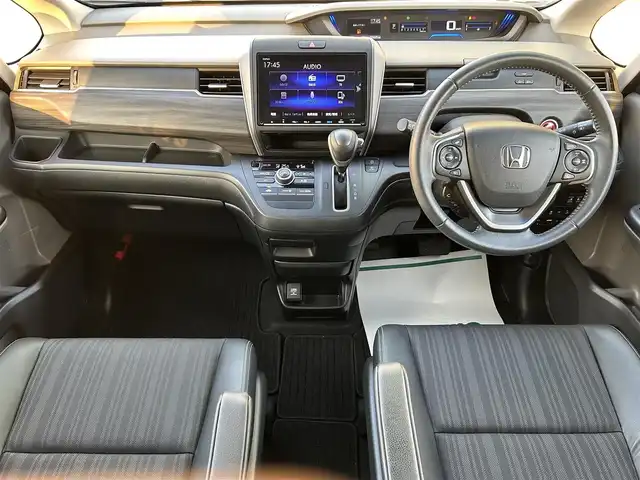 ホンダ フリード＋ G ホンダセンシング 兵庫県 2019(令1)年 2.7万km ホワイトオーキッドパール 純正9インチナビ/BTオーディオ/フルセグTV/横滑り防止装置/レーンキープアシスト/衝突被害軽減システム/バックカメラ/ビルトインETC/ドライブレコーダー/純正フロアマット/純正15インチアルミホイール/LEDオートライト/スペアキー