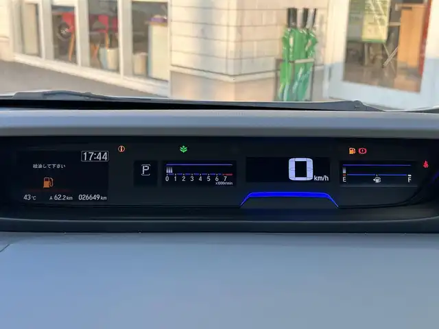 ホンダ フリード＋ G ホンダセンシング 兵庫県 2019(令1)年 2.7万km ホワイトオーキッドパール 純正9インチナビ/BTオーディオ/フルセグTV/横滑り防止装置/レーンキープアシスト/衝突被害軽減システム/バックカメラ/ビルトインETC/ドライブレコーダー/純正フロアマット/純正15インチアルミホイール/LEDオートライト/スペアキー