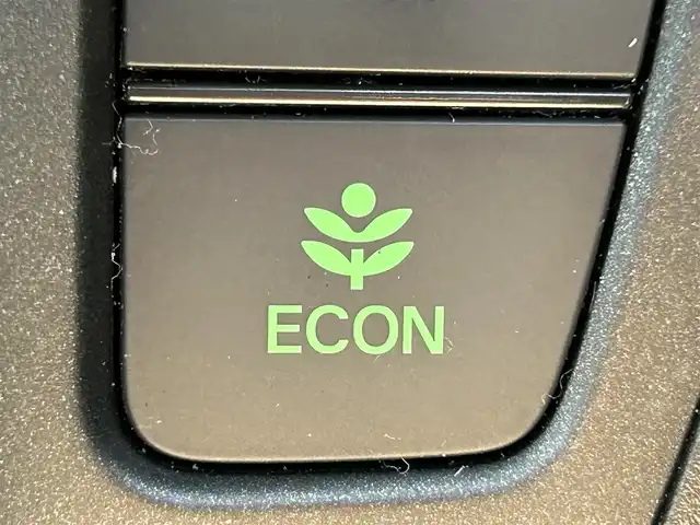 ホンダ フリード＋ G ホンダセンシング 兵庫県 2019(令1)年 2.7万km ホワイトオーキッドパール 純正9インチナビ/BTオーディオ/フルセグTV/横滑り防止装置/レーンキープアシスト/衝突被害軽減システム/バックカメラ/ビルトインETC/ドライブレコーダー/純正フロアマット/純正15インチアルミホイール/LEDオートライト/スペアキー