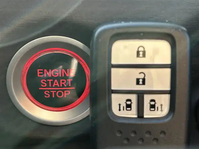 ホンダ フリード＋ G ホンダセンシング 兵庫県 2019(令1)年 2.7万km ホワイトオーキッドパール 純正9インチナビ/BTオーディオ/フルセグTV/横滑り防止装置/レーンキープアシスト/衝突被害軽減システム/バックカメラ/ビルトインETC/ドライブレコーダー/純正フロアマット/純正15インチアルミホイール/LEDオートライト/スペアキー