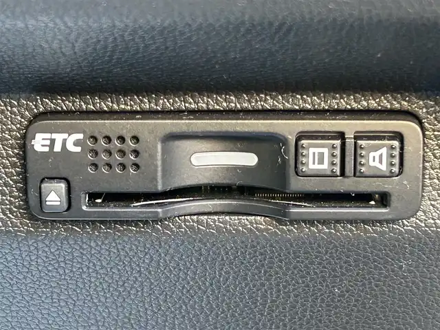 ホンダ フリード＋ G ホンダセンシング 兵庫県 2019(令1)年 2.7万km ホワイトオーキッドパール 純正9インチナビ/BTオーディオ/フルセグTV/横滑り防止装置/レーンキープアシスト/衝突被害軽減システム/バックカメラ/ビルトインETC/ドライブレコーダー/純正フロアマット/純正15インチアルミホイール/LEDオートライト/スペアキー