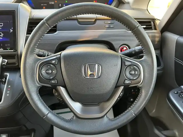 ホンダ フリード＋ G ホンダセンシング 兵庫県 2019(令1)年 2.7万km ホワイトオーキッドパール 純正9インチナビ/BTオーディオ/フルセグTV/横滑り防止装置/レーンキープアシスト/衝突被害軽減システム/バックカメラ/ビルトインETC/ドライブレコーダー/純正フロアマット/純正15インチアルミホイール/LEDオートライト/スペアキー