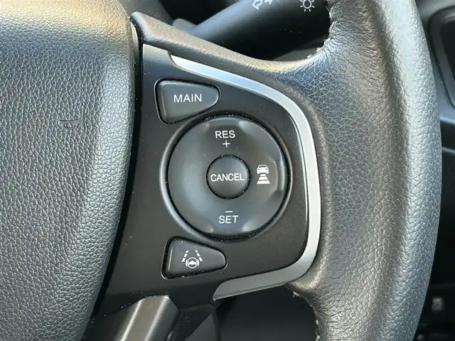 ホンダ フリード＋ G ホンダセンシング 兵庫県 2019(令1)年 2.7万km ホワイトオーキッドパール 純正9インチナビ/BTオーディオ/フルセグTV/横滑り防止装置/レーンキープアシスト/衝突被害軽減システム/バックカメラ/ビルトインETC/ドライブレコーダー/純正フロアマット/純正15インチアルミホイール/LEDオートライト/スペアキー