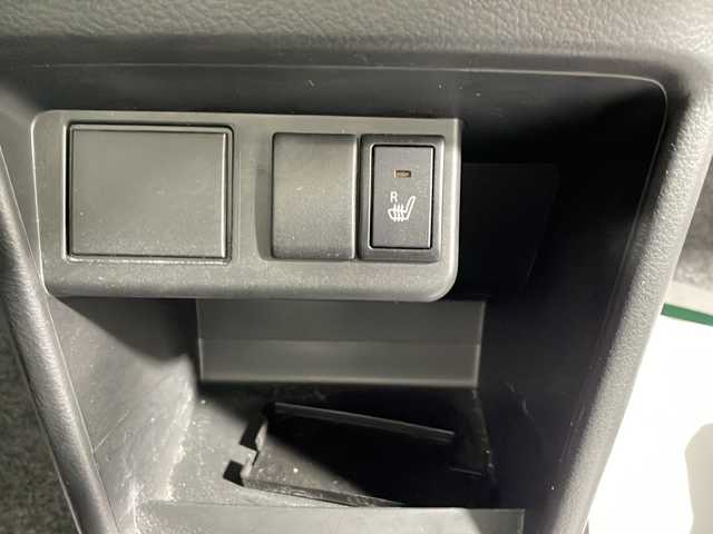 スズキ アルト L 沖縄県 2018(平30)年 4.4万km シルキーシルバーメタリック 禁煙車/衝突被害軽減ブレーキ/純正オーディオ/AM/FM/CD/AUX/パワーウィンドウ/アイドリングストップ/シートヒーターD席/純正ドアバイザー/ABS/横滑り防止装置