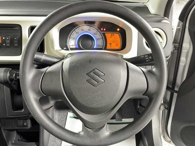 スズキ アルト L 沖縄県 2018(平30)年 4.4万km シルキーシルバーメタリック 禁煙車/衝突被害軽減ブレーキ/純正オーディオ/AM/FM/CD/AUX/パワーウィンドウ/アイドリングストップ/シートヒーターD席/純正ドアバイザー/ABS/横滑り防止装置