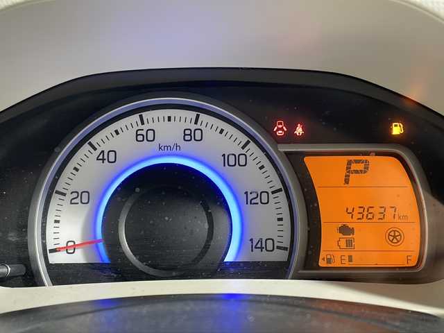 スズキ アルト L 沖縄県 2018(平30)年 4.4万km シルキーシルバーメタリック 禁煙車/衝突被害軽減ブレーキ/純正オーディオ/AM/FM/CD/AUX/パワーウィンドウ/アイドリングストップ/シートヒーターD席/純正ドアバイザー/ABS/横滑り防止装置