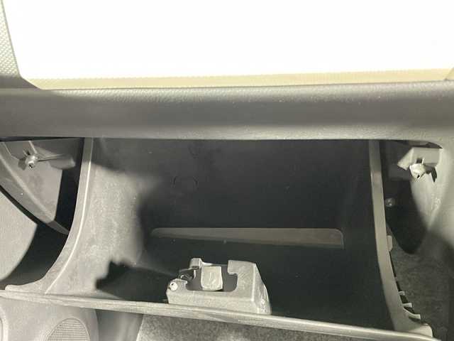 スズキ アルト L 沖縄県 2018(平30)年 4.4万km シルキーシルバーメタリック 禁煙車/衝突被害軽減ブレーキ/純正オーディオ/AM/FM/CD/AUX/パワーウィンドウ/アイドリングストップ/シートヒーターD席/純正ドアバイザー/ABS/横滑り防止装置