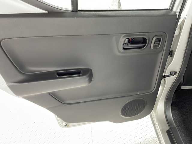 スズキ アルト L 沖縄県 2018(平30)年 4.4万km シルキーシルバーメタリック 禁煙車/衝突被害軽減ブレーキ/純正オーディオ/AM/FM/CD/AUX/パワーウィンドウ/アイドリングストップ/シートヒーターD席/純正ドアバイザー/ABS/横滑り防止装置