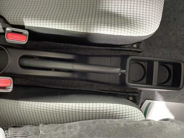 スズキ アルト L 沖縄県 2018(平30)年 4.4万km シルキーシルバーメタリック 禁煙車/衝突被害軽減ブレーキ/純正オーディオ/AM/FM/CD/AUX/パワーウィンドウ/アイドリングストップ/シートヒーターD席/純正ドアバイザー/ABS/横滑り防止装置