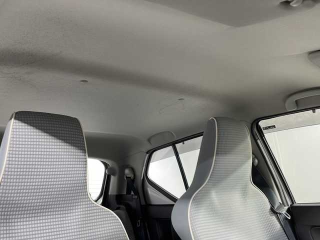 スズキ アルト L 沖縄県 2018(平30)年 4.4万km シルキーシルバーメタリック 禁煙車/衝突被害軽減ブレーキ/純正オーディオ/AM/FM/CD/AUX/パワーウィンドウ/アイドリングストップ/シートヒーターD席/純正ドアバイザー/ABS/横滑り防止装置