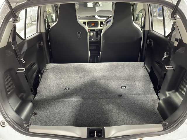 スズキ アルト L 沖縄県 2018(平30)年 4.4万km シルキーシルバーメタリック 禁煙車/衝突被害軽減ブレーキ/純正オーディオ/AM/FM/CD/AUX/パワーウィンドウ/アイドリングストップ/シートヒーターD席/純正ドアバイザー/ABS/横滑り防止装置