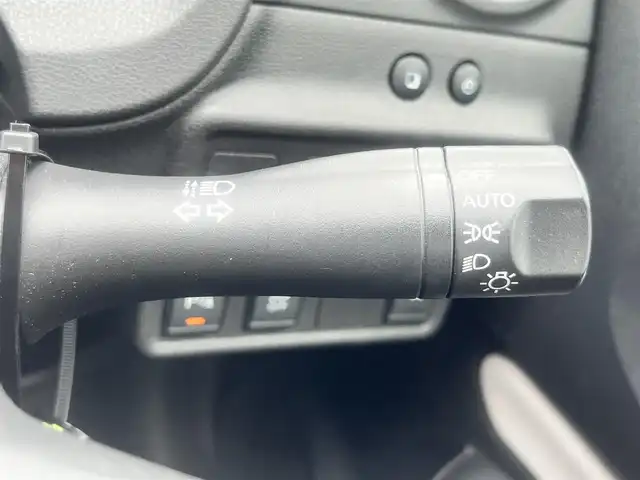 日産 ノート e－パワー X 島根県 2019(平31)年 5.3万km ブリリアントホワイトパール 社外SDナビ　/ワンセグTV　/バックカメラ　/ETC /前後ドライブレコーダー　/衝突軽減システム　/レーンキープアシスト　/前後コーナーセンサー　/オートハイビーム　/オートライト/スマートキー/プッシュスタート/純正フロアマット