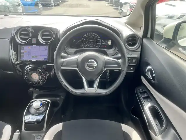 日産 ノート e－パワー X 島根県 2019(平31)年 5.3万km ブリリアントホワイトパール 社外SDナビ　/ワンセグTV　/バックカメラ　/ETC /前後ドライブレコーダー　/衝突軽減システム　/レーンキープアシスト　/前後コーナーセンサー　/オートハイビーム　/オートライト/スマートキー/プッシュスタート/純正フロアマット