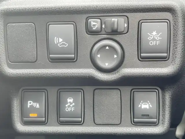 日産 ノート e－パワー X 島根県 2019(平31)年 5.3万km ブリリアントホワイトパール 社外SDナビ　/ワンセグTV　/バックカメラ　/ETC /前後ドライブレコーダー　/衝突軽減システム　/レーンキープアシスト　/前後コーナーセンサー　/オートハイビーム　/オートライト/スマートキー/プッシュスタート/純正フロアマット
