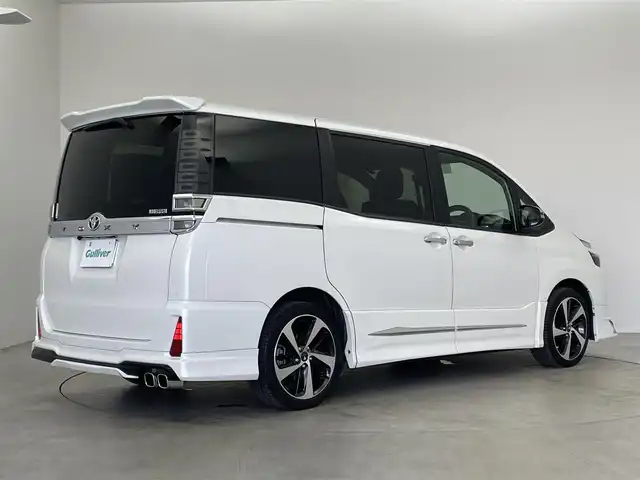 トヨタ ヴォクシー ZS 煌Ⅱ 埼玉県 2019(令1)年 5.6万km ホワイトパールクリスタルシャイン モデリスタエアロ＆AW/Toyota Safety SenseC/　PCS（プリクラッシュセーフティ）/　LDA（車線逸脱警報）/　オートマチックハイビーム/　先行車発進告知機能/純正10インチT-Connectナビ（NSZN-Z68T）/　DTV CD DVD BT/両側パワースライドドア/バックカメラ/TVキャンセラー/クリアランスソナー/クルーズコントロール/前後ドライブレコーダー/ビルトインETC/エンジンスタートボタン/スマートキー/純正LEDヘッドライト/社外フロアマット